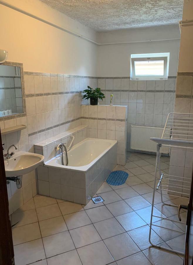 Viktor Apartmanház Zamárdi Esterno foto